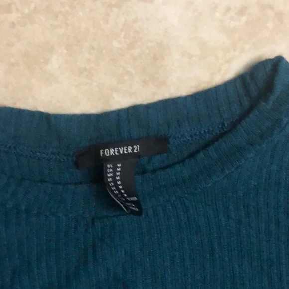 Teal crop top - Picture 2 of 2